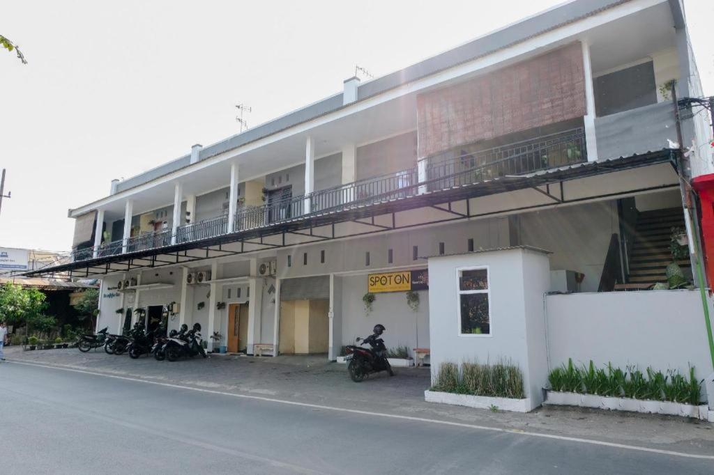 Sawojajar Inn Μαλάνγκ Εξωτερικό φωτογραφία